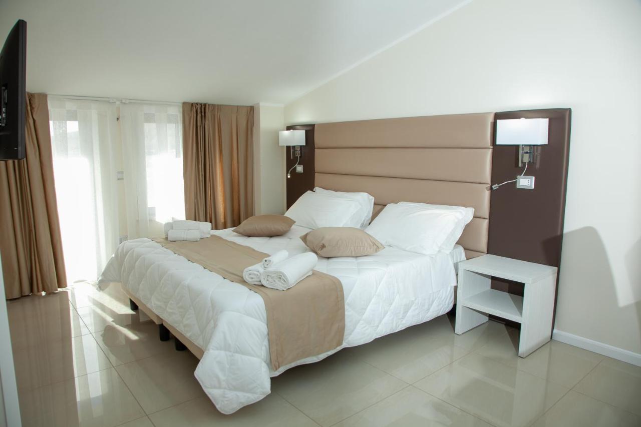 Hotel Dolce Stella Torre Melissa Exteriér fotografie